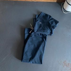 Figs Dark Harbor set